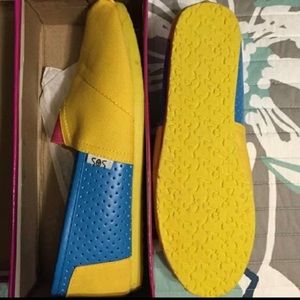 NIB Color Block Canvas Flats 11